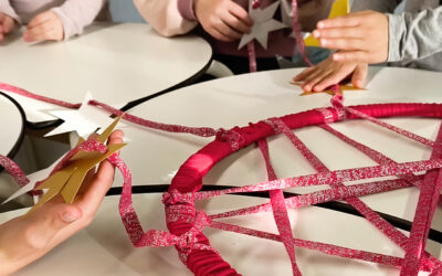 Atrapa-somnis que uneixen escola i hospital: creativitat i solidaritat per Nadal